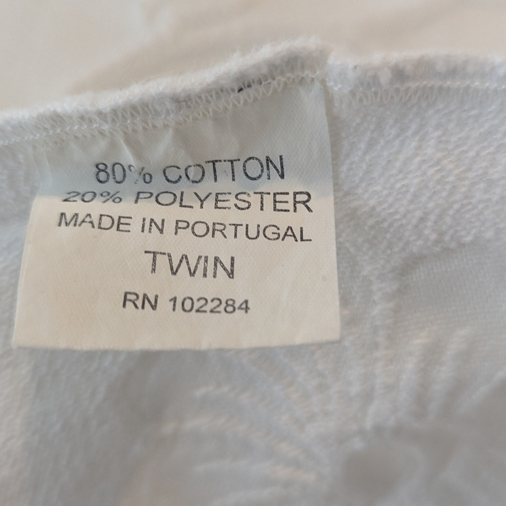 THE LINEN SOURCE Ivory Mattelasse Twin Bedspread Coverlet - Picture 4 of 7
